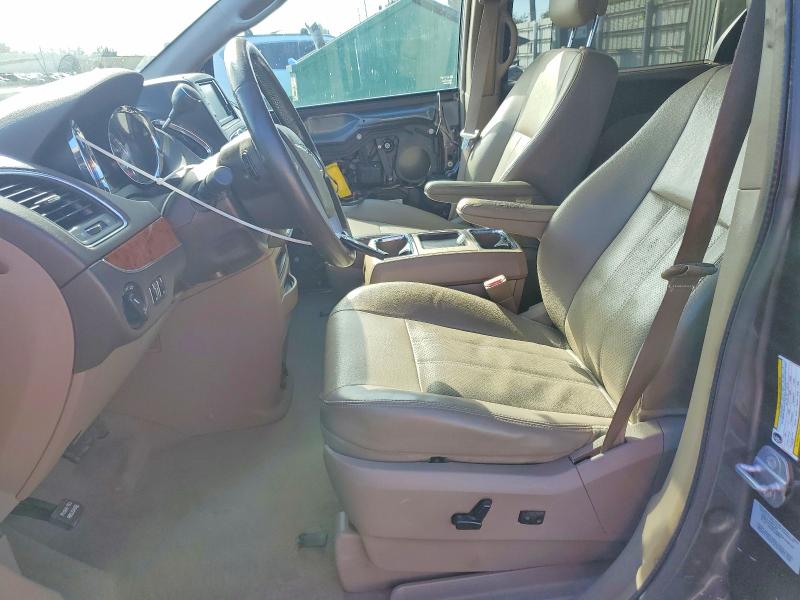 Photo 7 from auction – 2015 CHRYSLER TOWN & COU with VIN 2C4RC1CG3FR699300