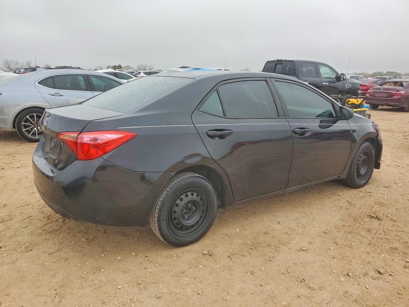 Zdjęcie 3 z aukcji – 2018 TOYOTA COROLLA L z VIN 5YFBURHE8JP781813