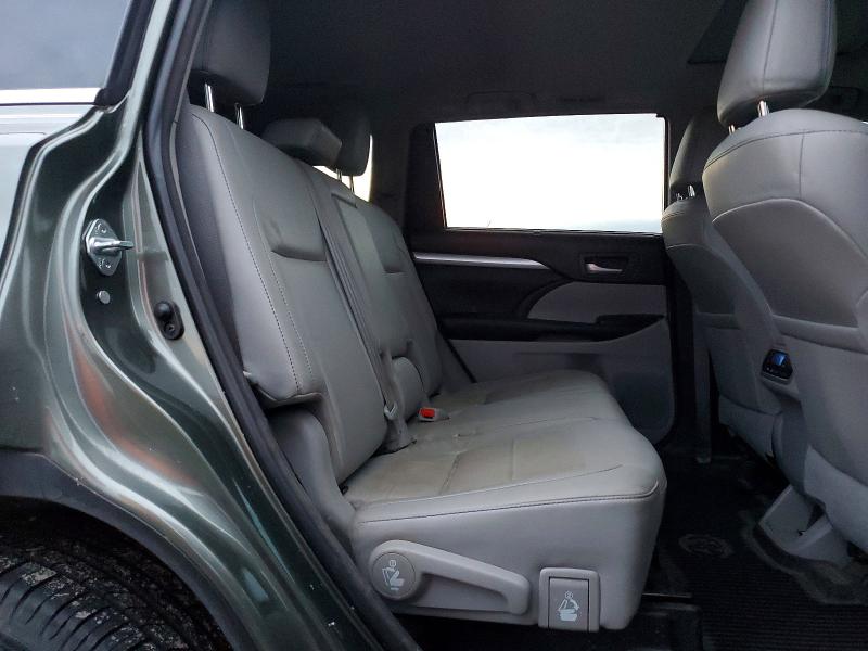 Photo 11 from auction – 2018 TOYOTA HIGHLANDER with VIN 5TDJZRFH8JS886515