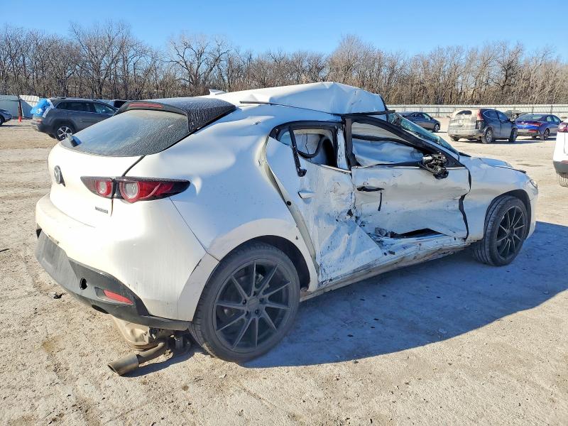 Photo 3 from auction – 2019 MAZDA 3 PREFERRE with VIN JM1BPAMM4K1146714