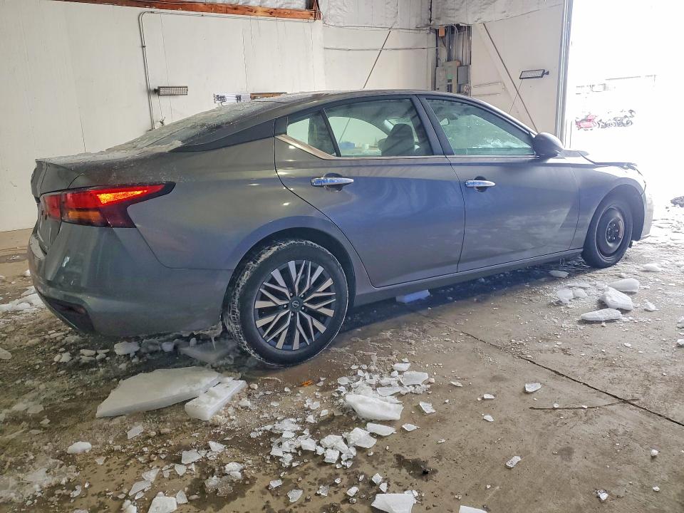 Photo 3 from auction – 2025 NISSAN ALTIMA SV with VIN 1N4BL4DV2SN404670