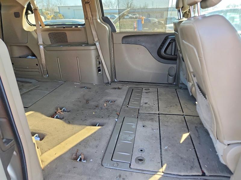 Photo 11 from auction – 2013 CHRYSLER TOWN & COU with VIN 2C4RC1CG6DR715244