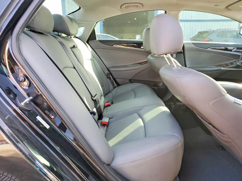 Photo 10 from auction – 2011 HYUNDAI SONATA SE with VIN 5NPEC4AC6BH130822