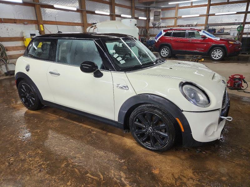 Photo 4 from auction – 2017 MINI COOPER with VIN WMWXP7C52H2A44981