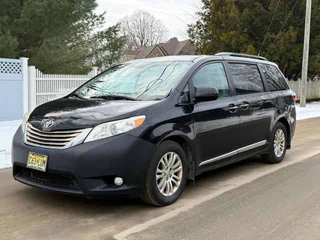 Photo 2 from auction – 2017 TOYOTA SIENNA XLE with VIN 5TDYZ3DC5HS788846