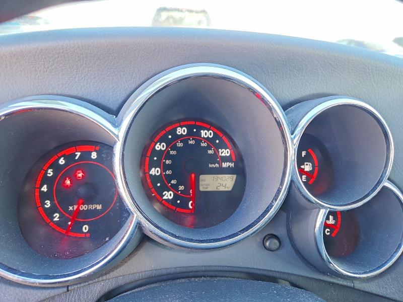 Photo 9 from auction – 2008 PONTIAC VIBE with VIN 5Y2SL658X8Z407218
