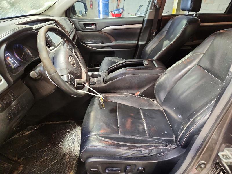 Photo 7 from auction – 2018 TOYOTA HIGHLANDER with VIN 5TDJZRFH3JS541456
