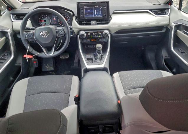 Photo 8 from auction – 2020 TOYOTA RAV4 XLE with VIN 2T3W1RFV0LC072803