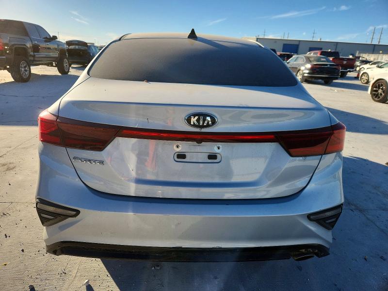 Photo 6 from auction – 2021 KIA FORTE with VIN 3KPF24AD3ME309522