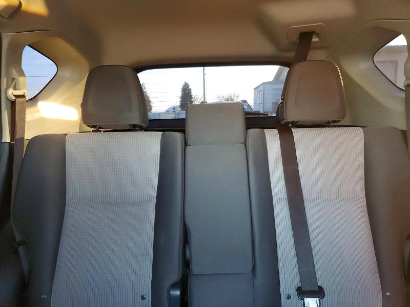 Photo 10 from auction – 2015 TOYOTA RAV4 LE with VIN JTMZFREV5FD049162