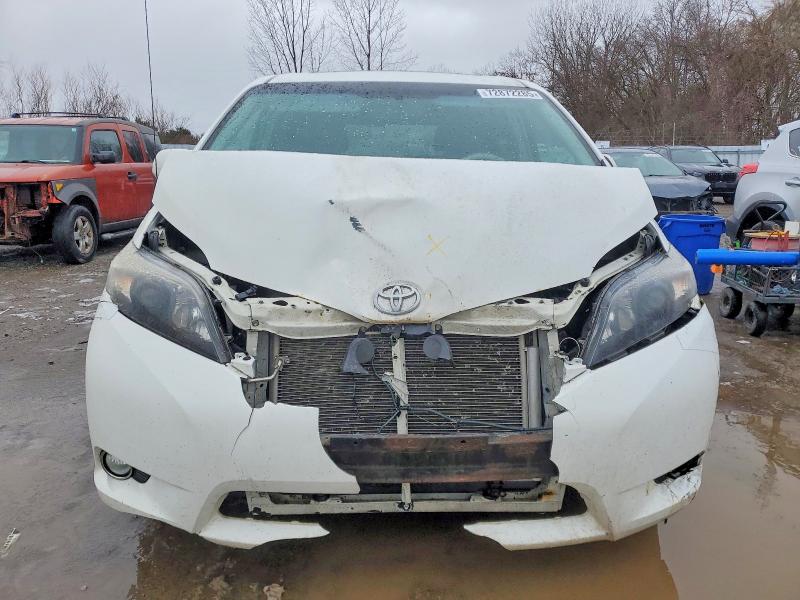 Photo 5 from auction – 2014 TOYOTA SIENNA SPO with VIN 5TDXK3DCXES438608