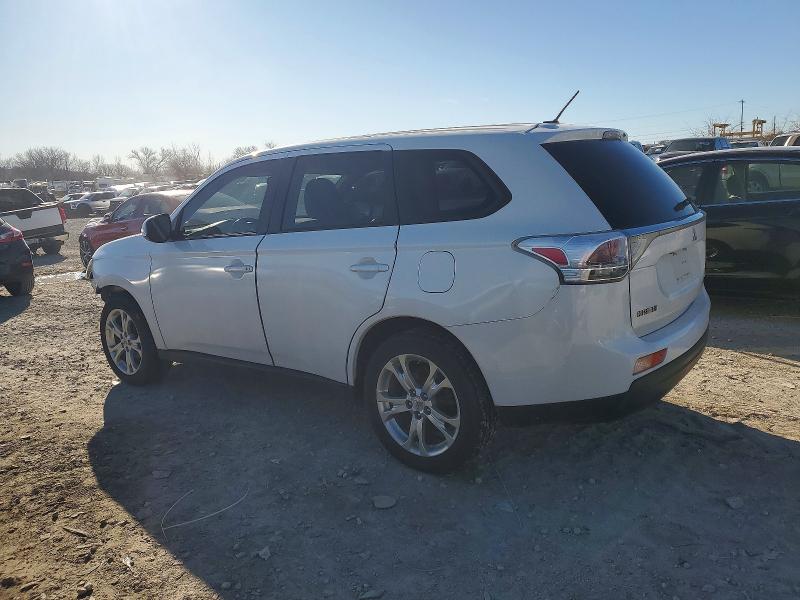 Photo 2 from auction – 2014 MITSUBISHI OUTLANDER with VIN JA4AZ3A38EZ007831