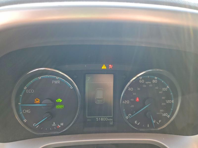 Photo 9 from auction – 2017 TOYOTA RAV4 HV LE with VIN JTMRJREV2HD149690