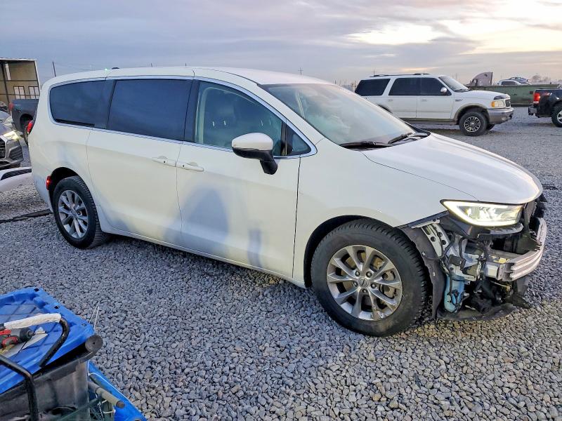 Photo 4 from auction – 2023 CHRYSLER PACIFICA T with VIN 2C4RC3BG5PR609773