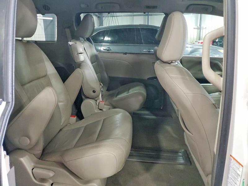 Photo 11 from auction – 2016 TOYOTA SIENNA with VIN 5TDYK3DC6GS708540
