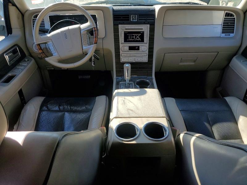 Photo 8 from auction – 2008 LINCOLN NAVIGATOR with VIN 5LMFU27578LJ07450