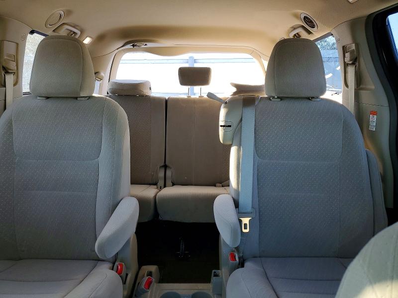 Photo 10 from auction – 2017 TOYOTA SIENNA LE with VIN 5TDKZ3DC2HS891311