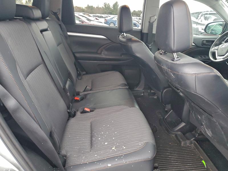 Photo 11 from auction – 2019 TOYOTA HIGHLANDER with VIN 5TDBZRFH3KS976063
