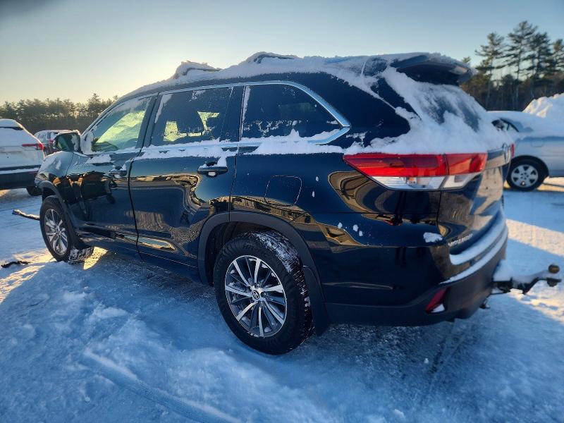 Photo 2 from auction – 2018 TOYOTA HIGHLANDER with VIN 5TDJZRFH5JS559232