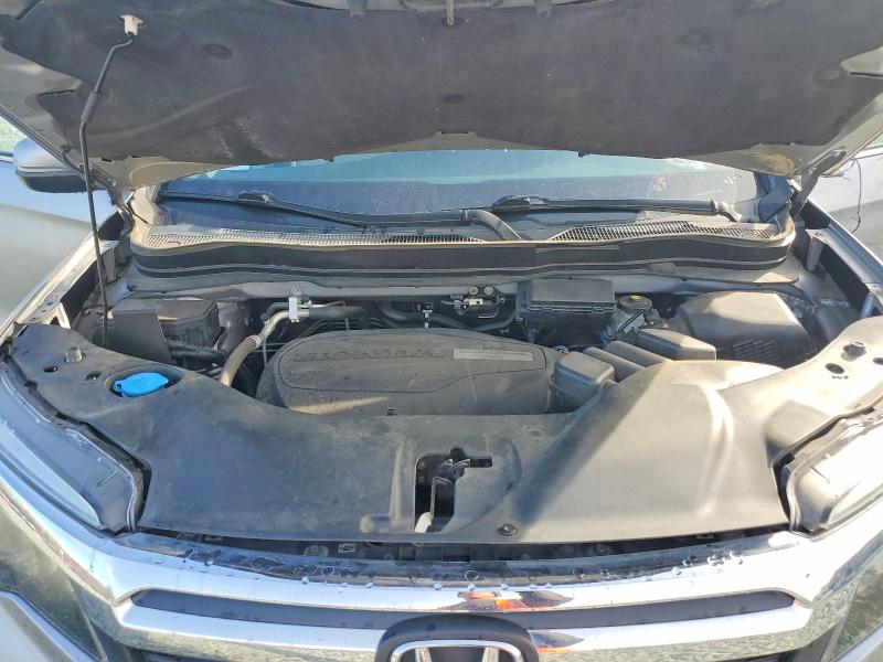 Photo 11 from auction – 2019 HONDA RIDGELINE with VIN 5FPYK3F56KB023585