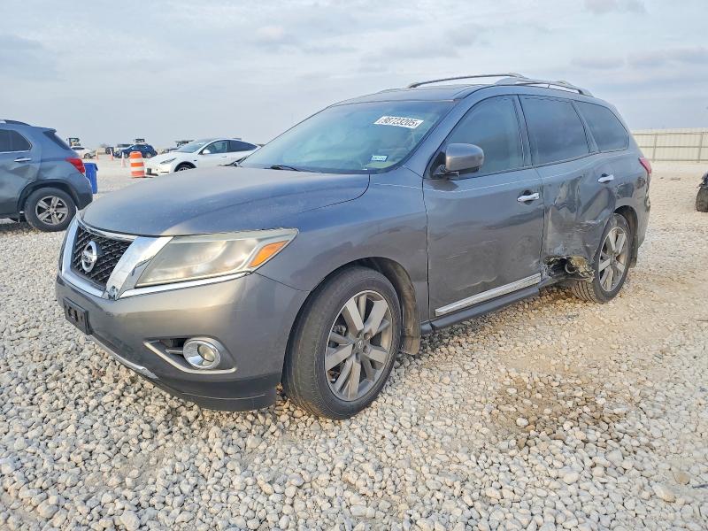 NISS PATHFINDER 2016 with VIN 5N1AR2MN5GC604188 - Photo from auction