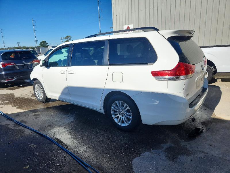 Photo 2 from auction – 2014 TOYOTA SIENNA with VIN 5TDYK3DC7ES419230