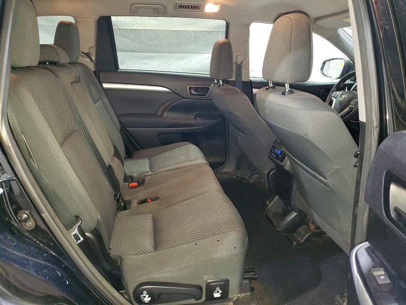 Photo 11 from auction – 2018 TOYOTA HIGHLANDER with VIN 5TDBZRFH6JS493567