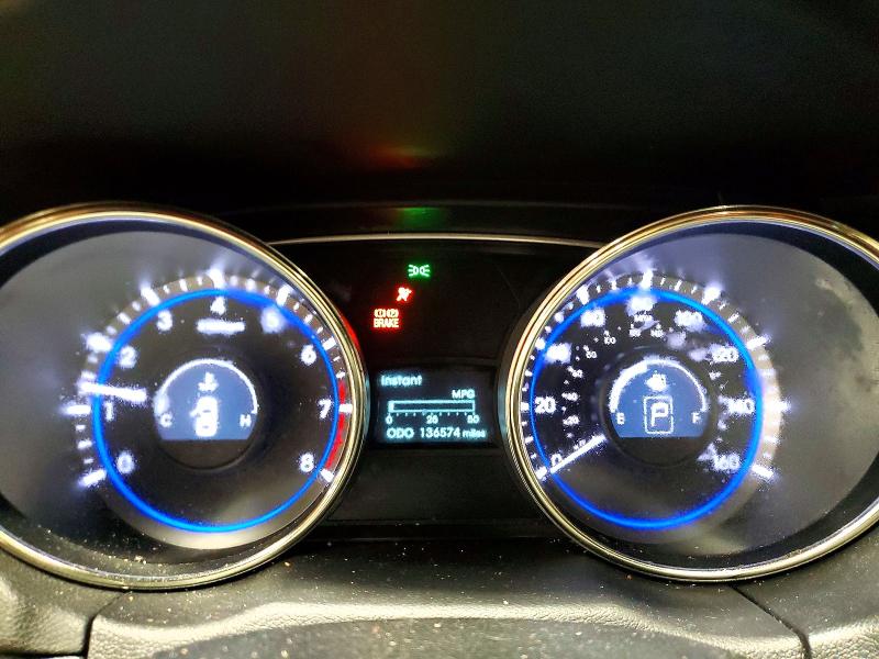 Photo 9 from auction – 2012 HYUNDAI SONATA SE with VIN 5NPEC4AC5CH381798