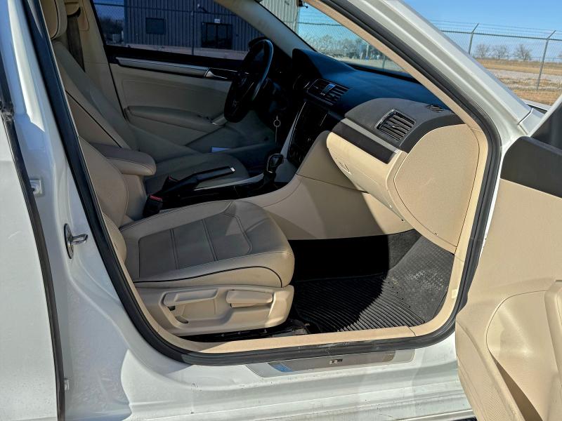 Photo 5 from auction – 2018 VOLKSWAGEN PASSAT S with VIN 1VWAA7A33JC047765