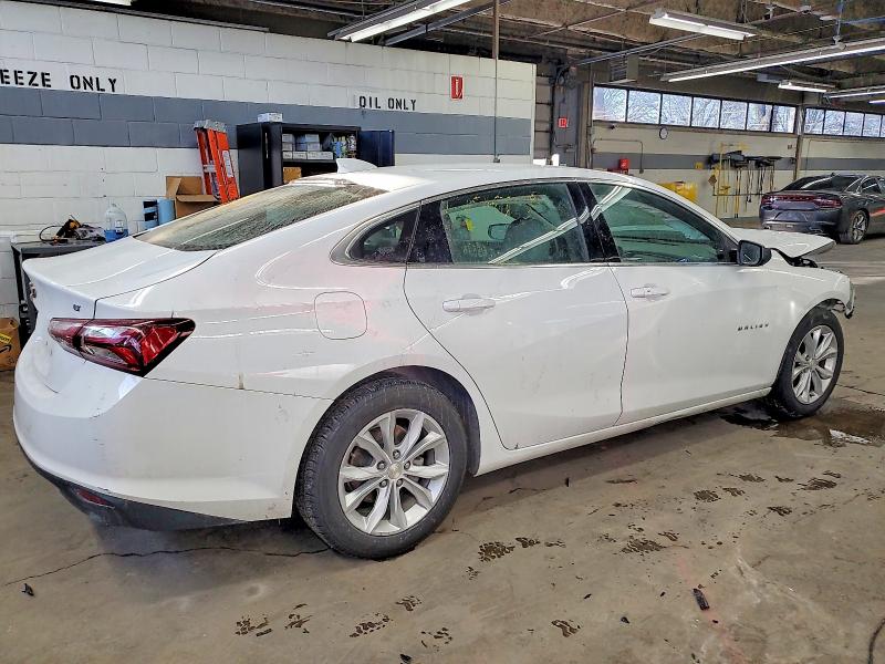 Photo 3 from auction – 2022 CHEVROLET MALIBU with VIN 1G1ZD5ST5NF119224
