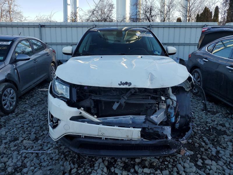 Photo 5 from auction – 2018 JEEP COMPASS with VIN 3C4NJDBB7JT395985