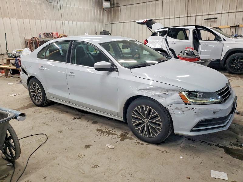 Photo 4 from auction – 2017 VOLKSWAGEN JETTA with VIN 3VW2B7AJ5HM317121
