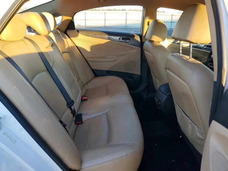 Photo 10 from auction – 2012 HYUNDAI SONATA HYBRID with VIN KMHEC4A45CA054460
