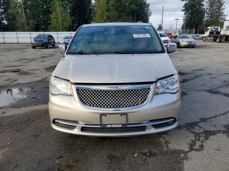 Photo 5 from auction – 2015 CHRYSLER TOWN & COU with VIN 2C4RC1GG3FR554753