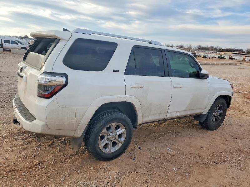 Photo 3 from auction – 2016 TOYOTA 4RUNNER with VIN JTEZU5JR5G5147297