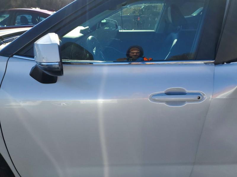 Photo 7 from auction – 2024 TOYOTA HIGHLANDER with VIN 5TDKDRBH2RS564683