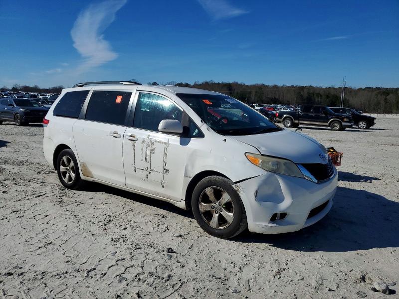 Photo 4 from auction – 2014 TOYOTA SIENNA with VIN 5TDKK3DC4ES481111