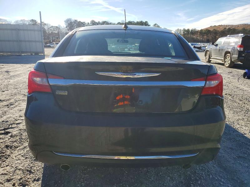 Photo 6 from auction – 2013 CHRYSLER 200 TOURIN with VIN 1C3CCBBG0DN527415