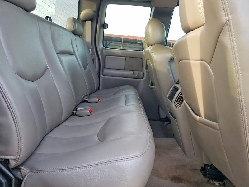 Photo 10 from auction – 2004 CHEVROLET SILVERADO with VIN 2GCEC19TX41252414