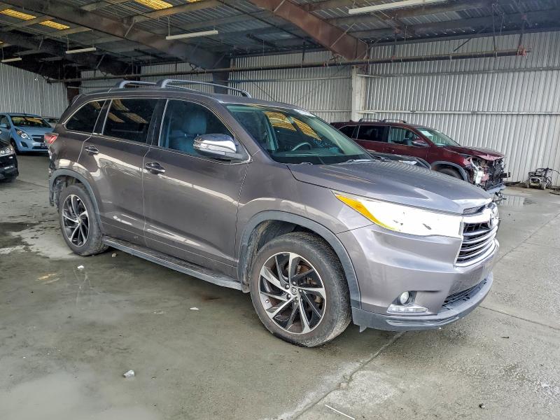 Photo 4 from auction – 2016 TOYOTA HIGHLANDER with VIN 5TDDKRFH6GS274372