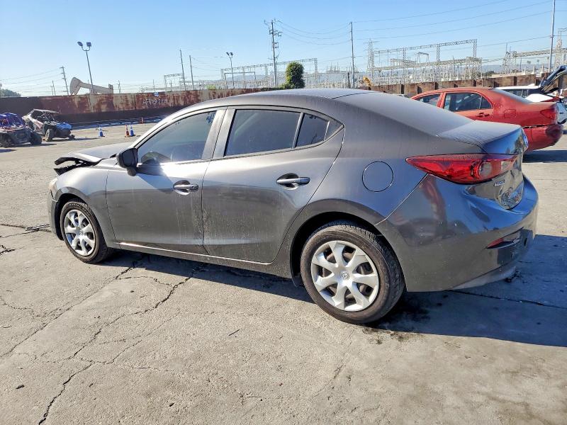 Photo 2 from auction – 2018 MAZDA 3 with VIN 3MZBN1U71JM166255