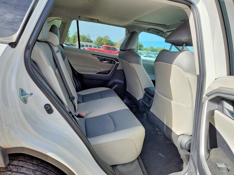 Photo 11 from auction – 2024 TOYOTA RAV4 with VIN 2T3C1RFV2RW334024