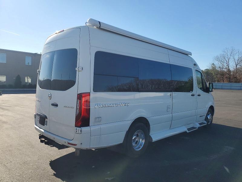 Photo 4 from auction – 2019 FREIGHTLINER SPRINTER 2 with VIN WDRPF0CD4KT008051