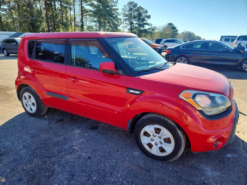 Photo 4 from auction – 2013 KIA SOUL with VIN KNDJT2A52D7571682