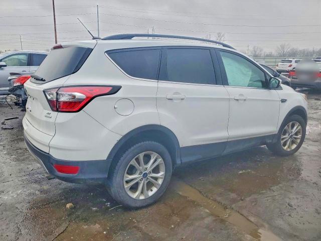 Photo 3 from auction – 2018 FORD ESCAPE SE with VIN 1FMCU0GD9JUD42949