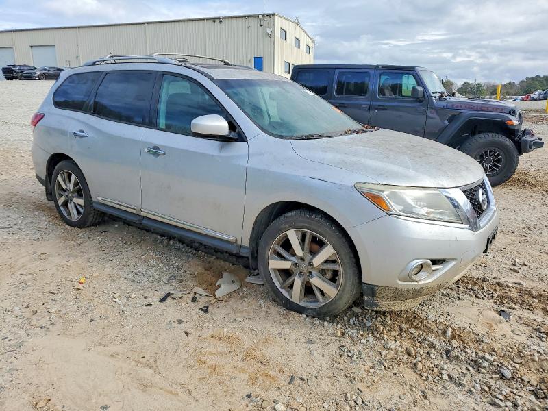 Photo 4 from auction – 2013 NISSAN PATHFINDER with VIN 5N1AR2MM6DC645190