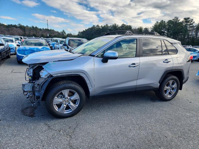 TOYOTA RAV4 XLE 2024 with VIN JTMRWRFV3RD239478 - Photo from auction