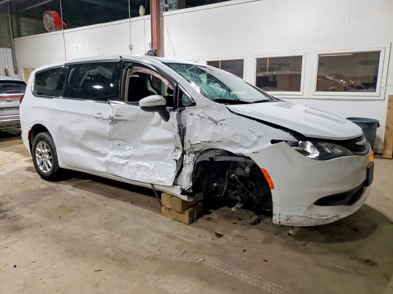 Photo 4 from auction – 2023 CHRYSLER VOYAGER with VIN 2C4RC1CG5PR578804