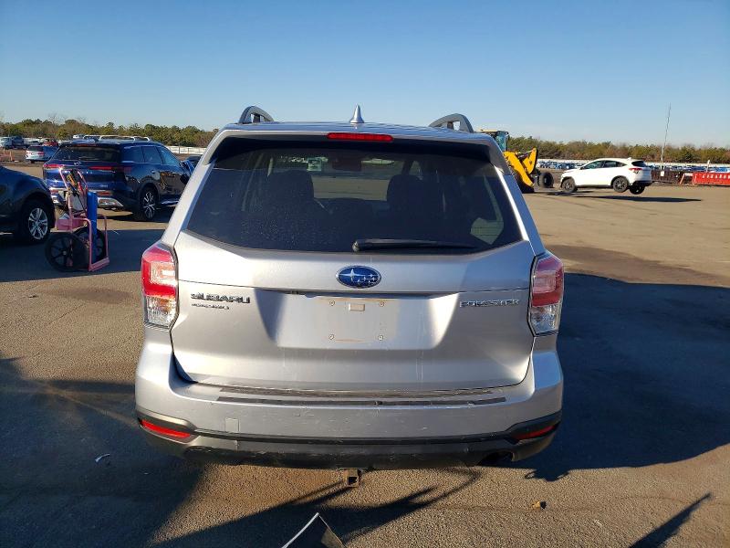 Photo 6 from auction – 2018 SUBARU FORESTER 2 with VIN JF2SJAEC9JG402804