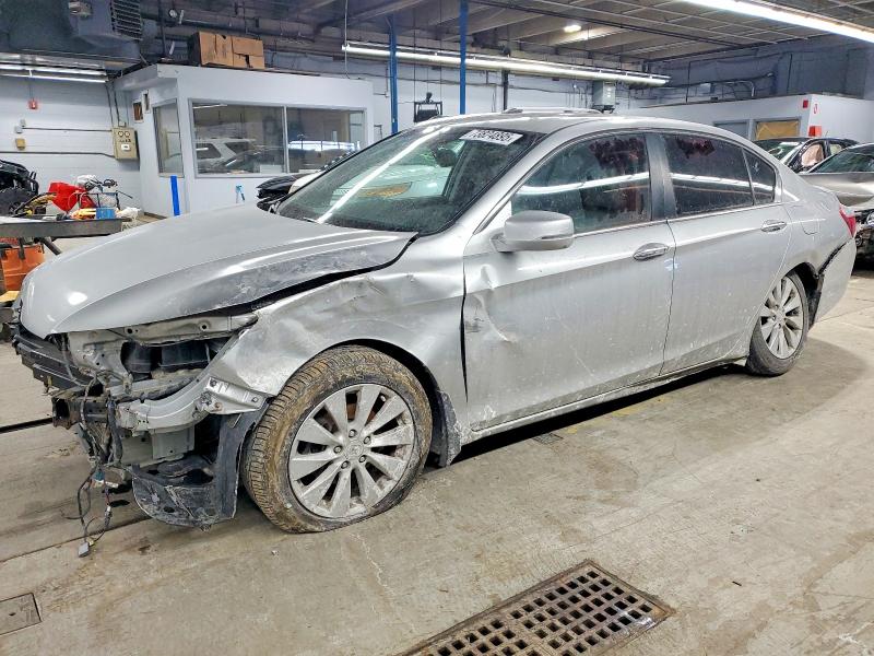HONDA ACCORD 2013 with VIN 1HGCR2F82DA112621 - Photo from auction